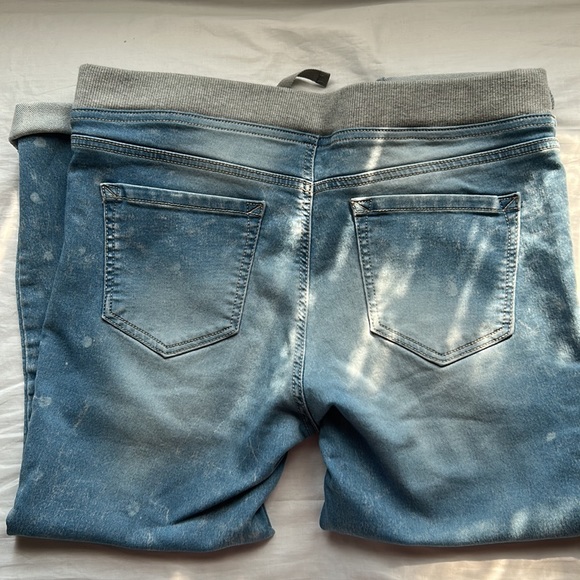 No Boundaries stretchy jean capris - Picture 7 of 10